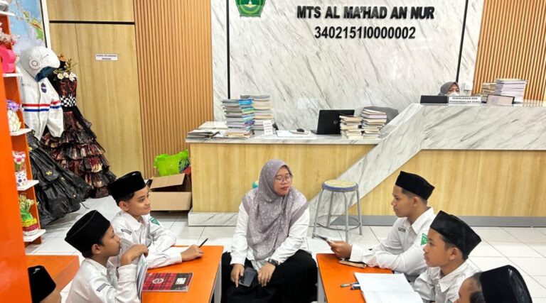 BAYT AL-HIKMAH: RUANG TUMBUH DAN BERPRESTASI BAGI SISWA
